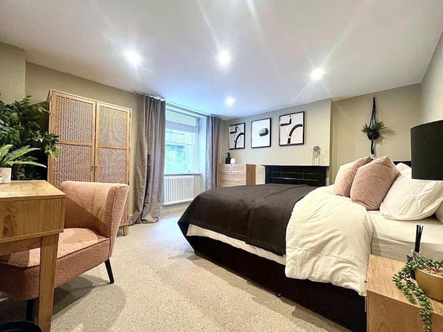 Fabulous Large Apartment In Great Location Bath Exterior foto